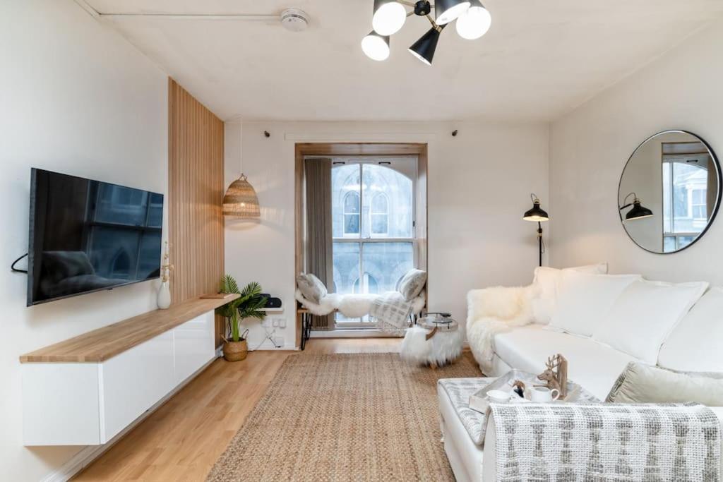Silver Stone Suite - in the heart of Aberdeen Buitenkant foto