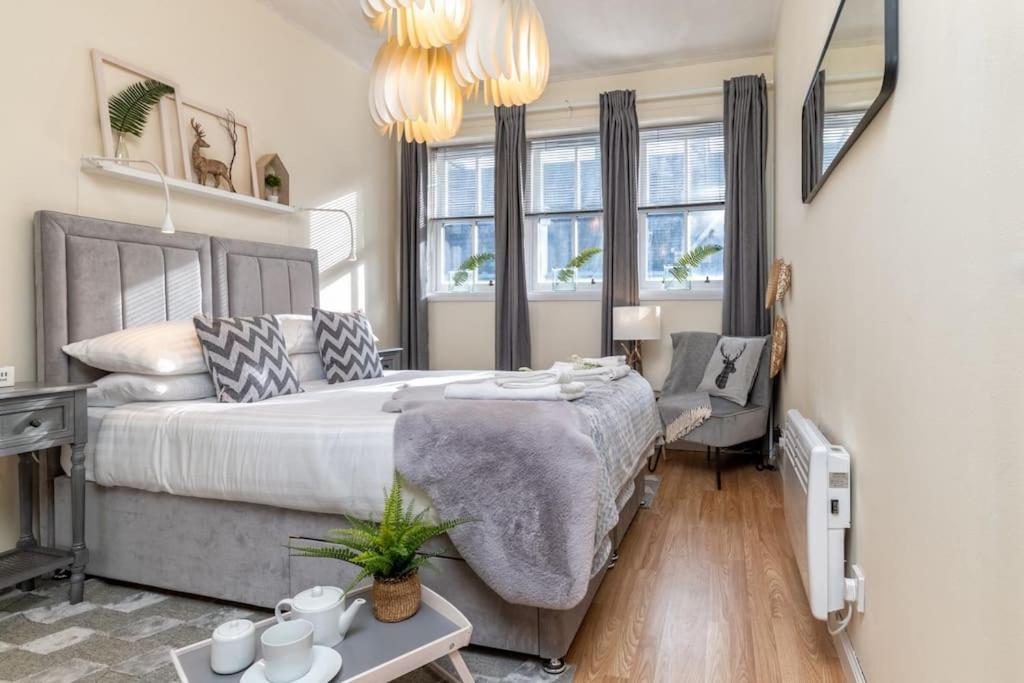 Silver Stone Suite - in the heart of Aberdeen Buitenkant foto
