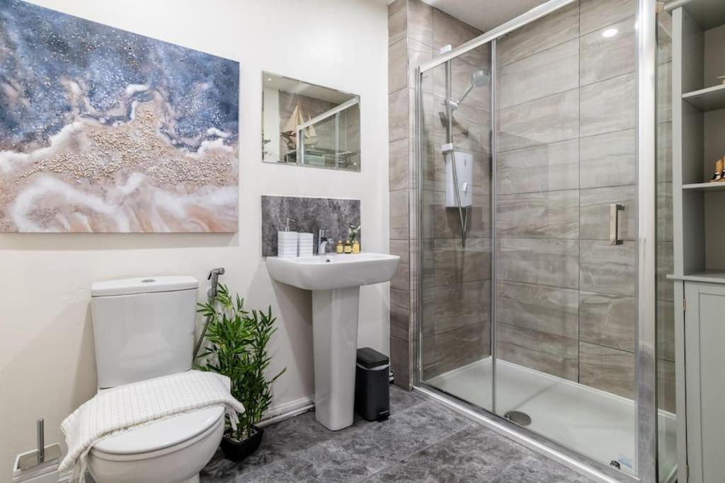 Silver Stone Suite - in the heart of Aberdeen Buitenkant foto