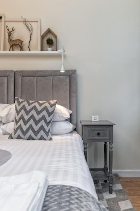 Silver Stone Suite - in the heart of Aberdeen Buitenkant foto