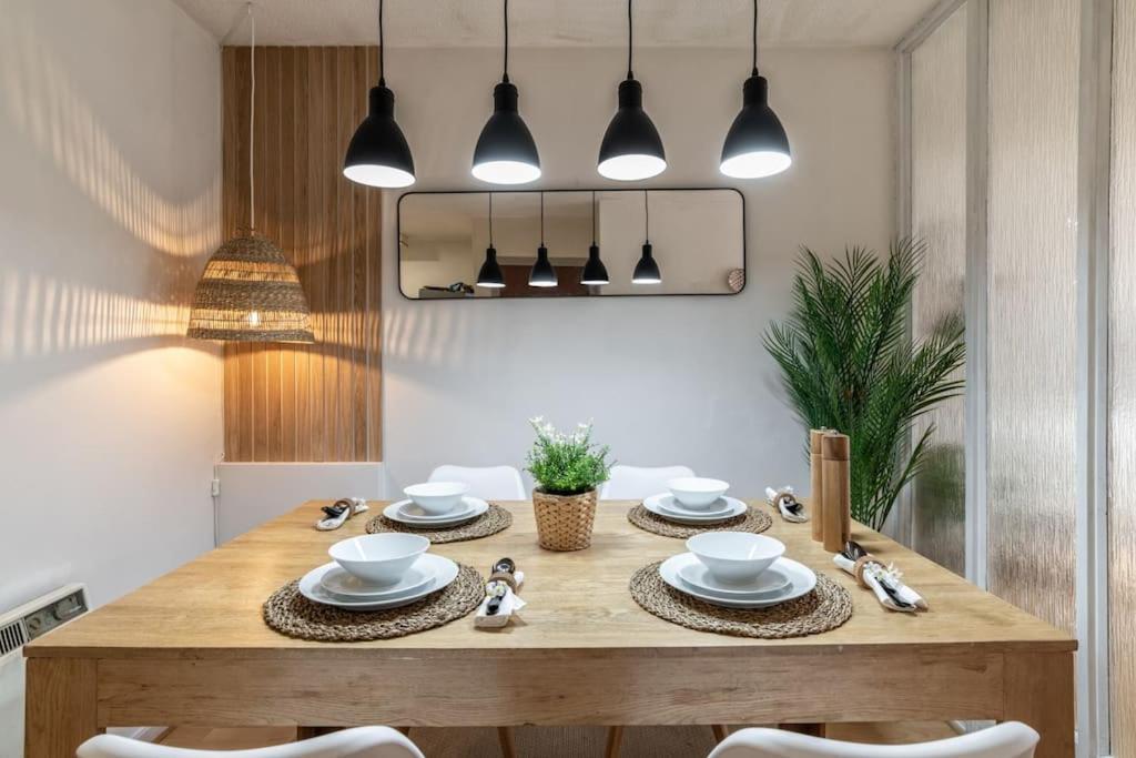 Silver Stone Suite - in the heart of Aberdeen Buitenkant foto